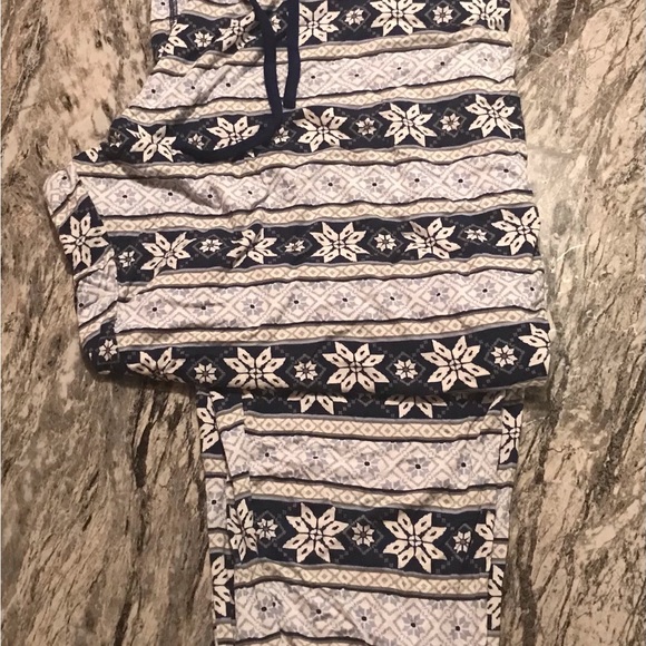 Dreams Co. Plus Size Snowflake Pajama Pants - Picture 1 of 3